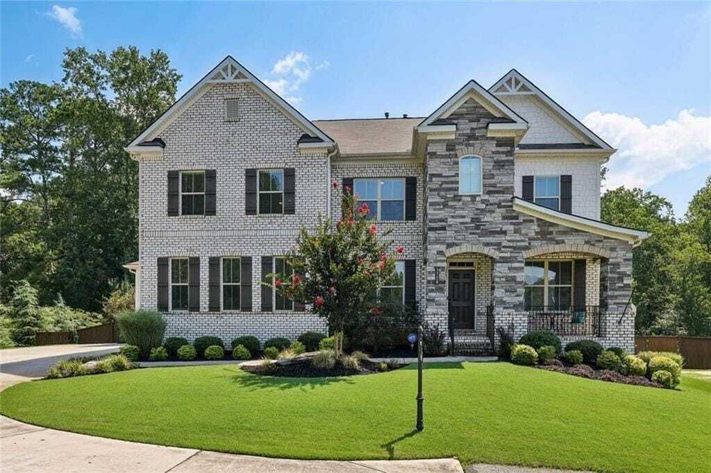 Property photo 1 of 21