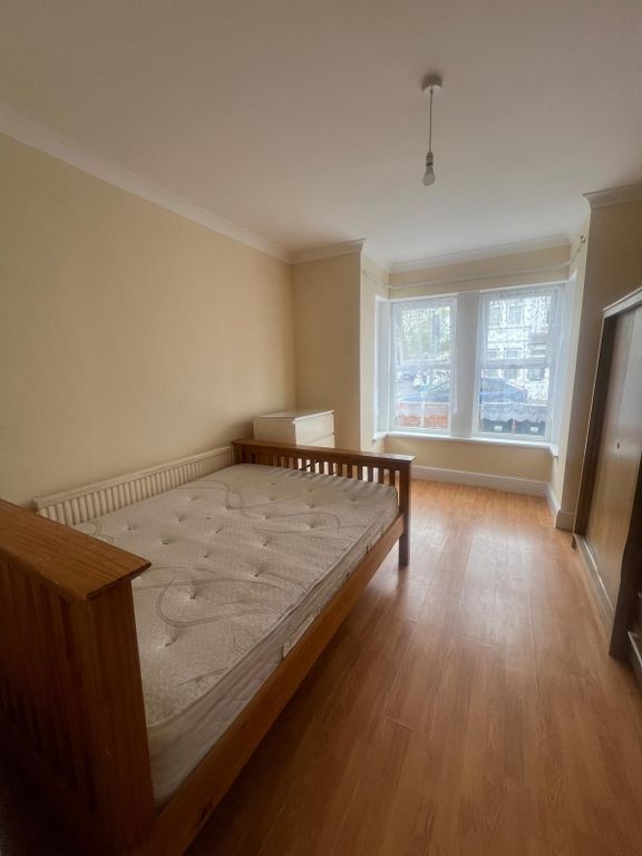 Property photo 1 of 6 Spacious 2-Bedroom Ground Floor Apartment With Private Garden