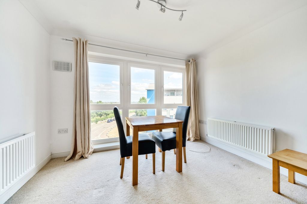 Property photo 3 of 19 Dining