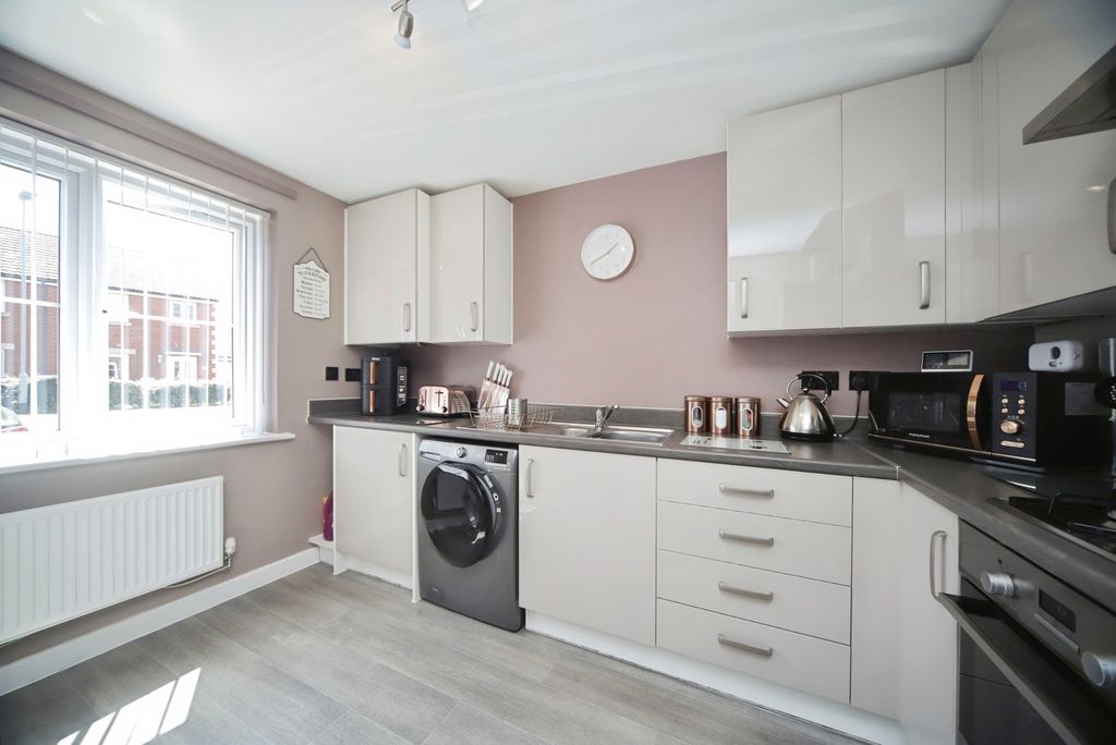 Property photo 3 of 17 Pbox-Img.Jpg
