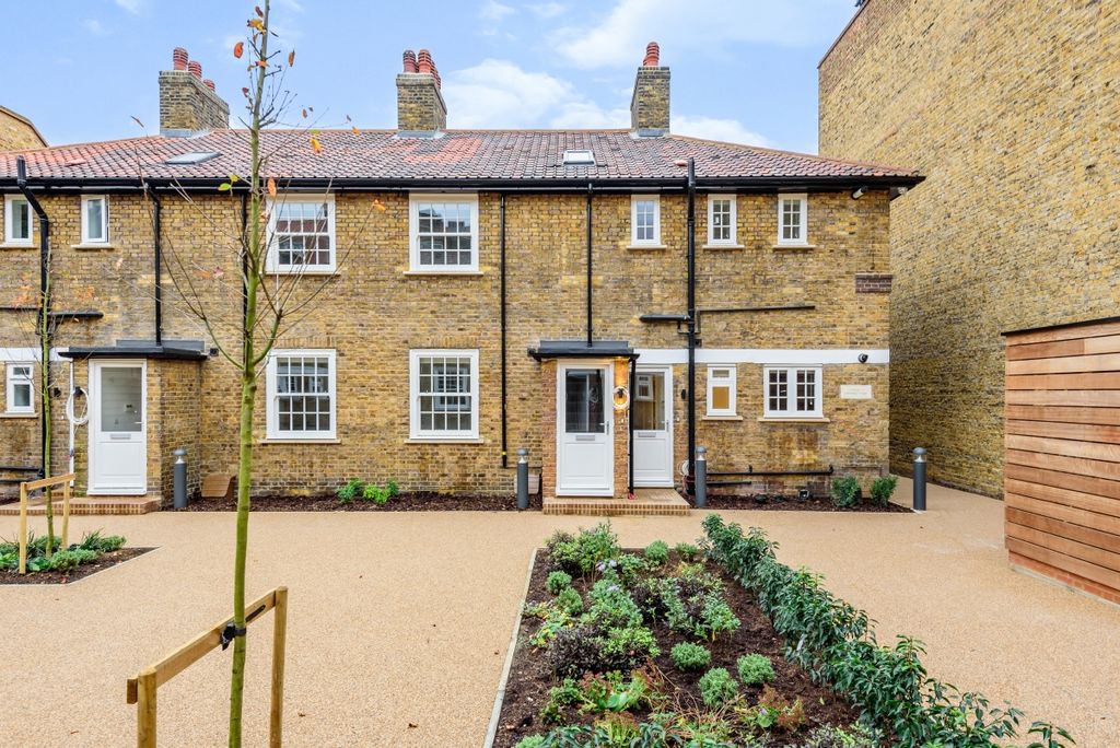 Property photo 1 of 9 788111 (1)