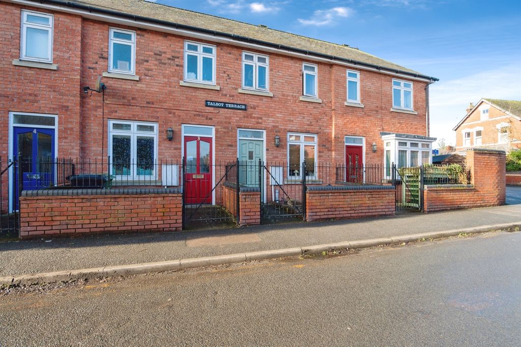 Property photo 1 of 17