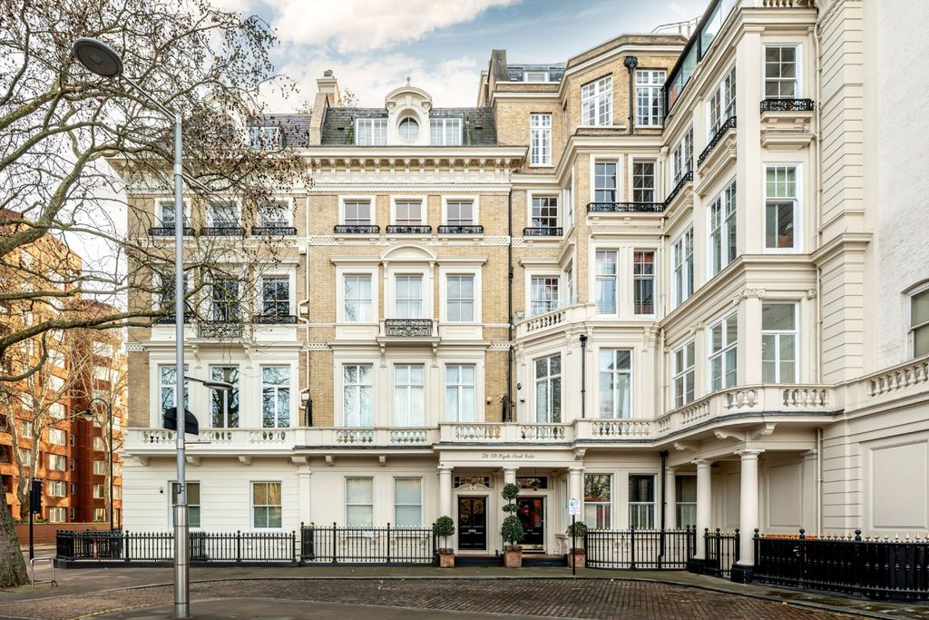 Property photo 2 of 23 Picture No. 16