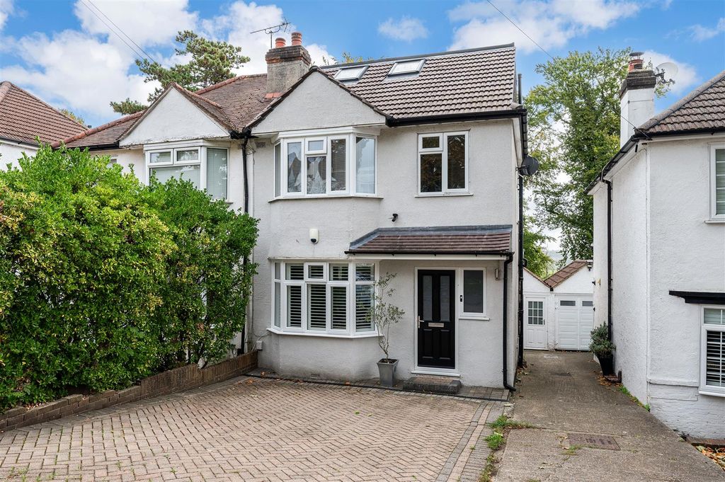 Property photo 1 of 21 Chipstead Way,103 (6).Jpg