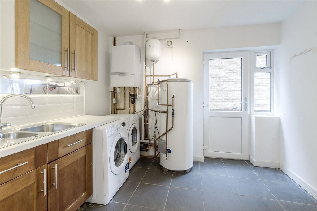 Additional image 6 of 4 bed semi-detached house to rentHillside Way, Weston Favell Village, Northampton, Northamptonshire NN3