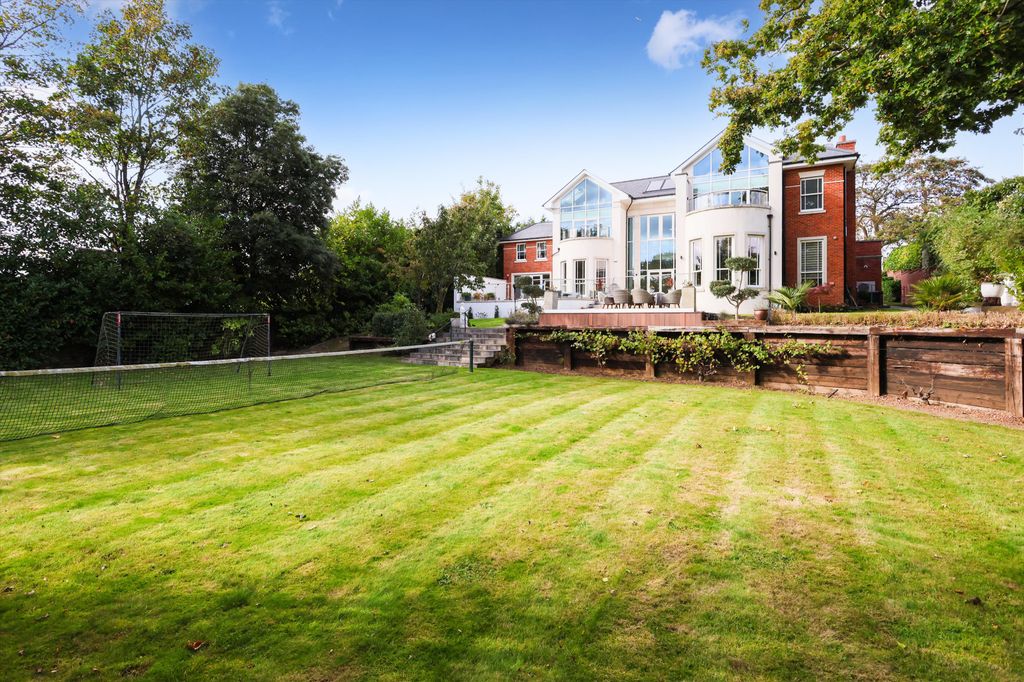 Property photo 2 of 28 Image