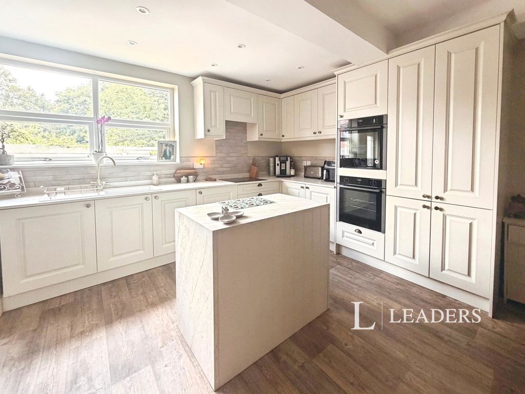 Property photo 2 of 37 Pbox-Img.Jpg