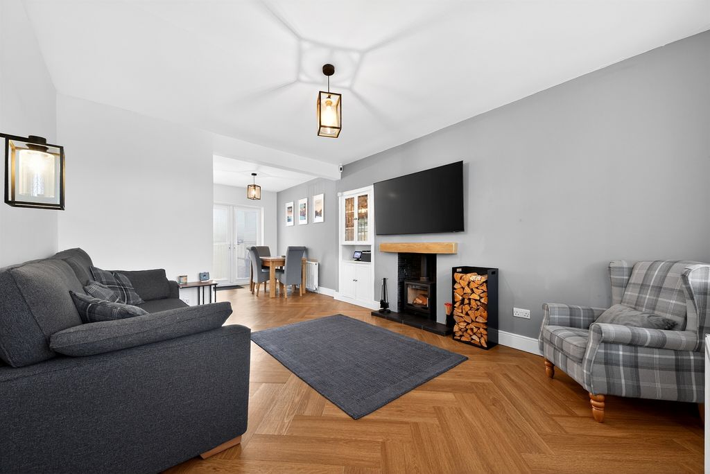 Property photo 3 of 20