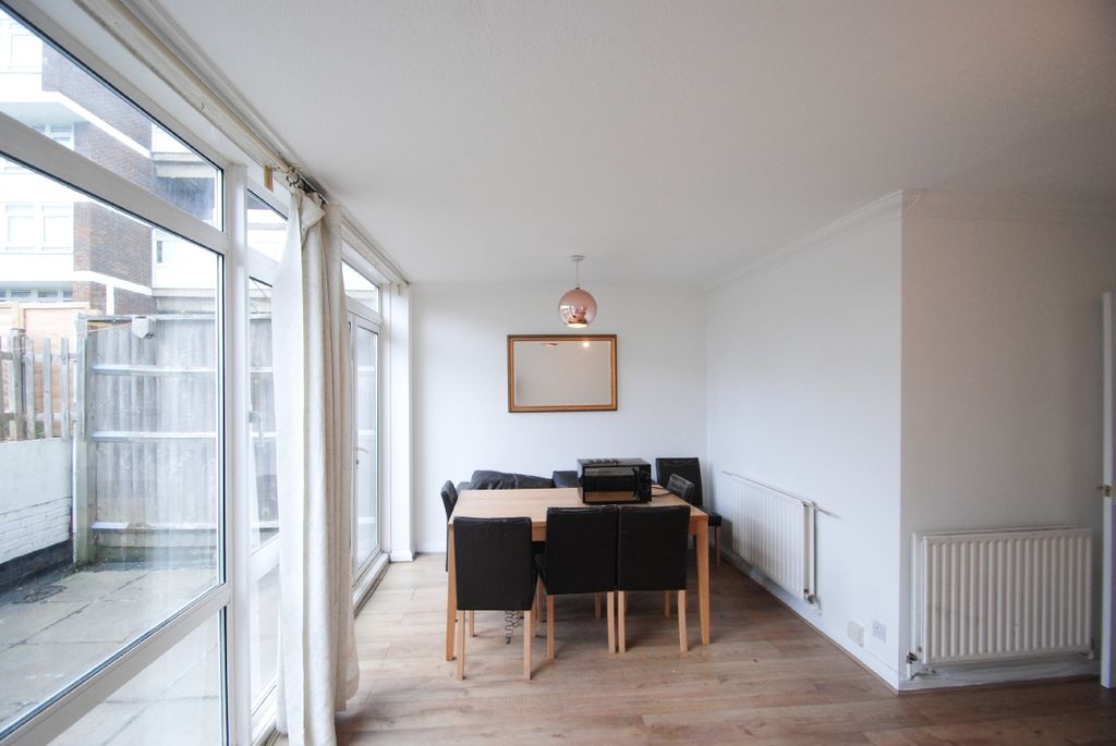 Property photo 3 of 15 Photo 2