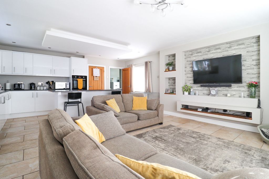 Property photo 1 of 14 3236662