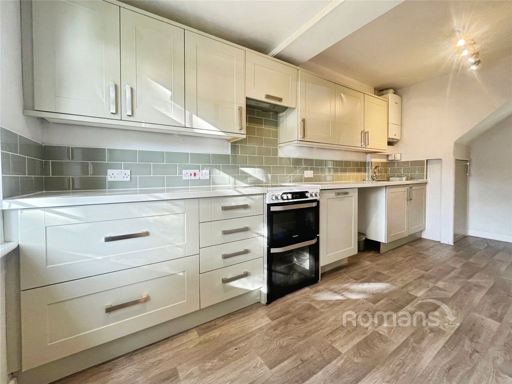 Property photo 2 of 12 Picture No. 37