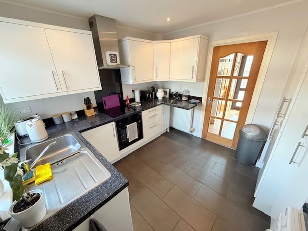 Property photo 2 of 23