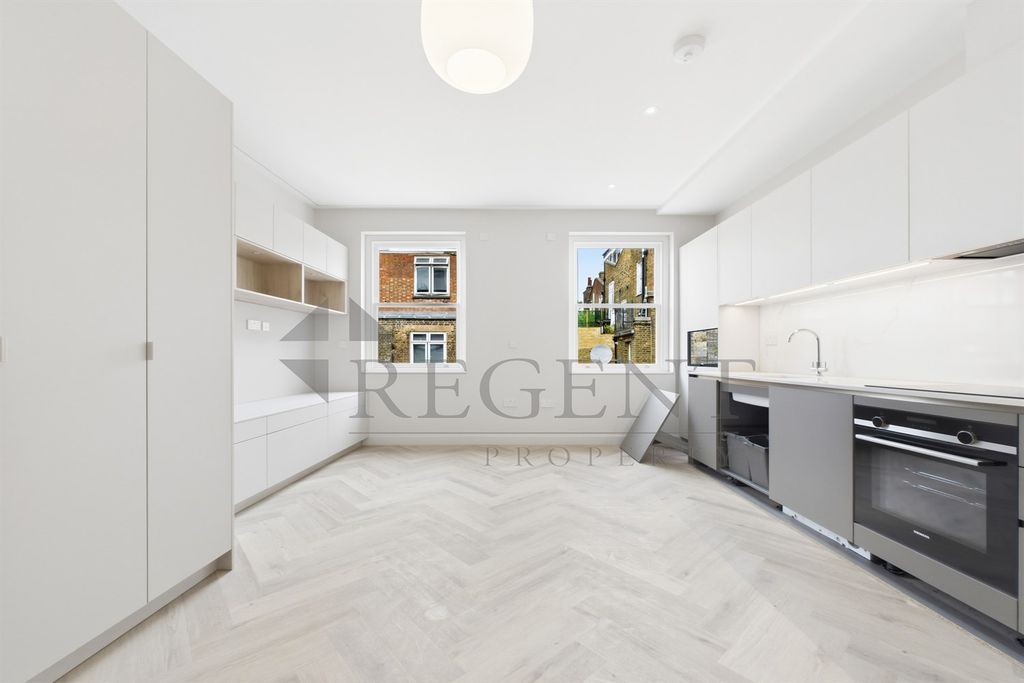 Property photo 1 of 13 (Main)