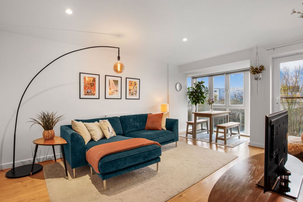 Property photo 1 of 21