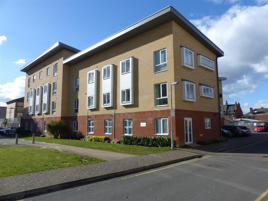 Property photo 1 of 10