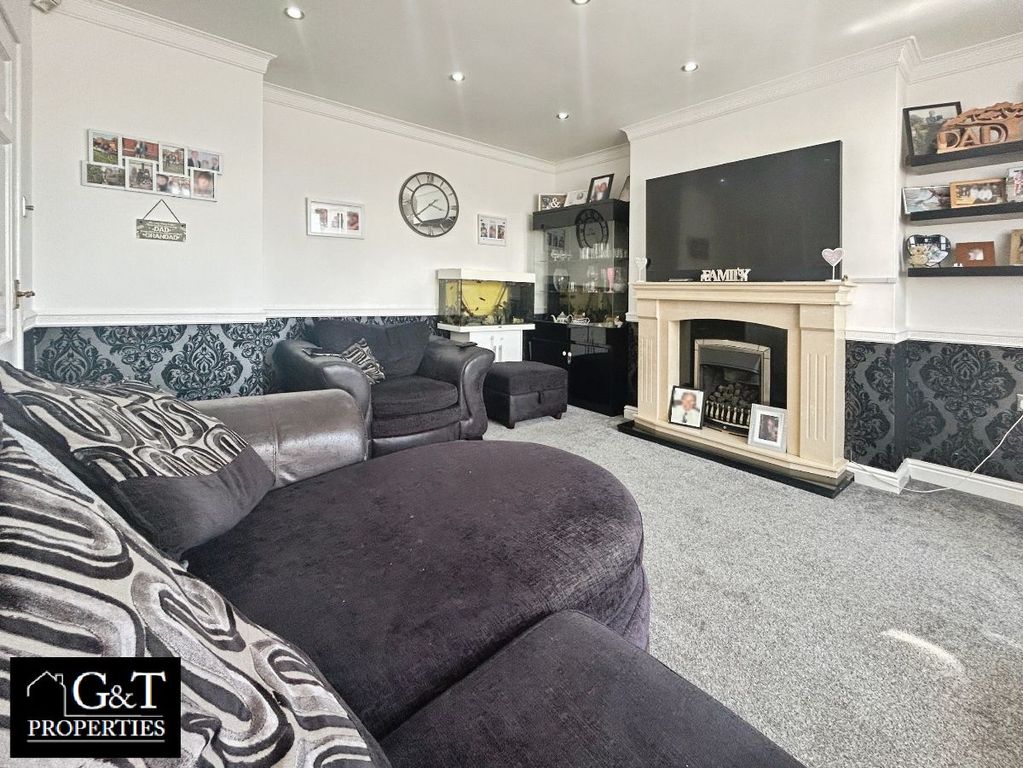 Property photo 3 of 27