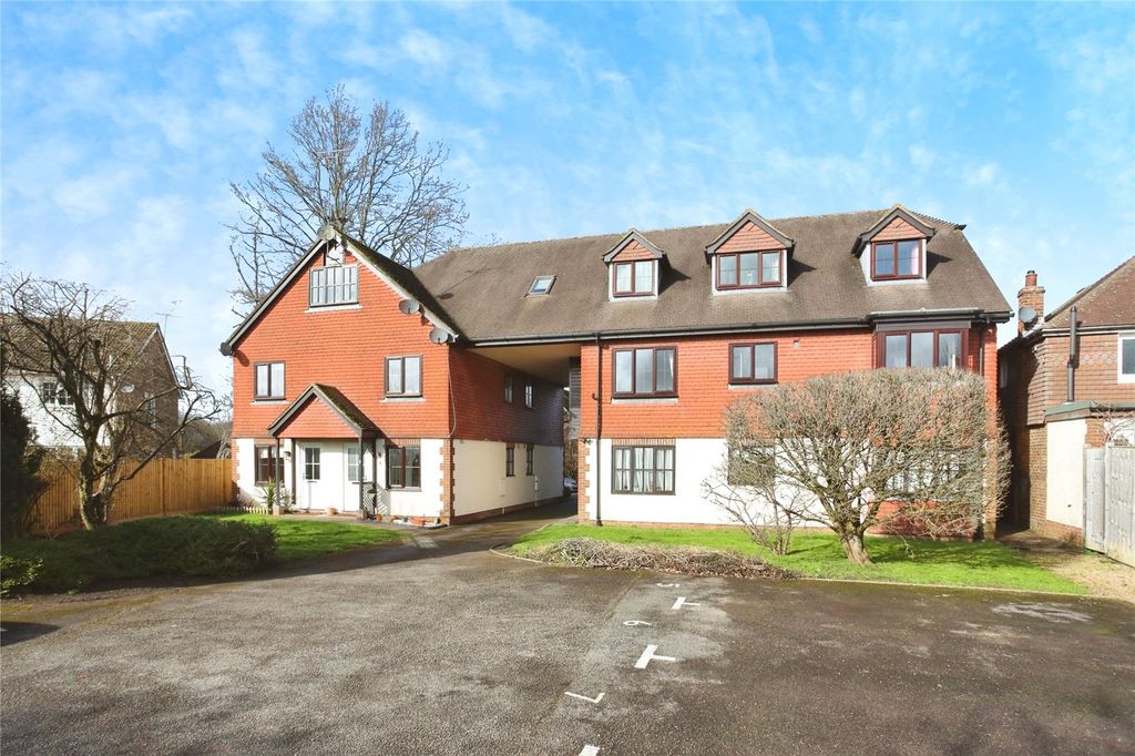 Property photo 1 of 17 Picture No. 02
