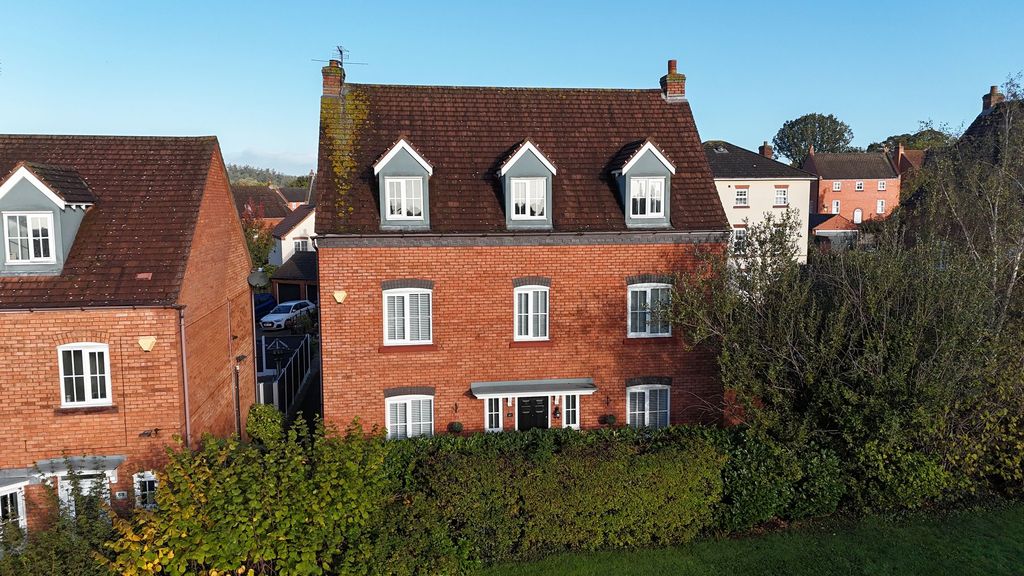 Property photo 1 of 33