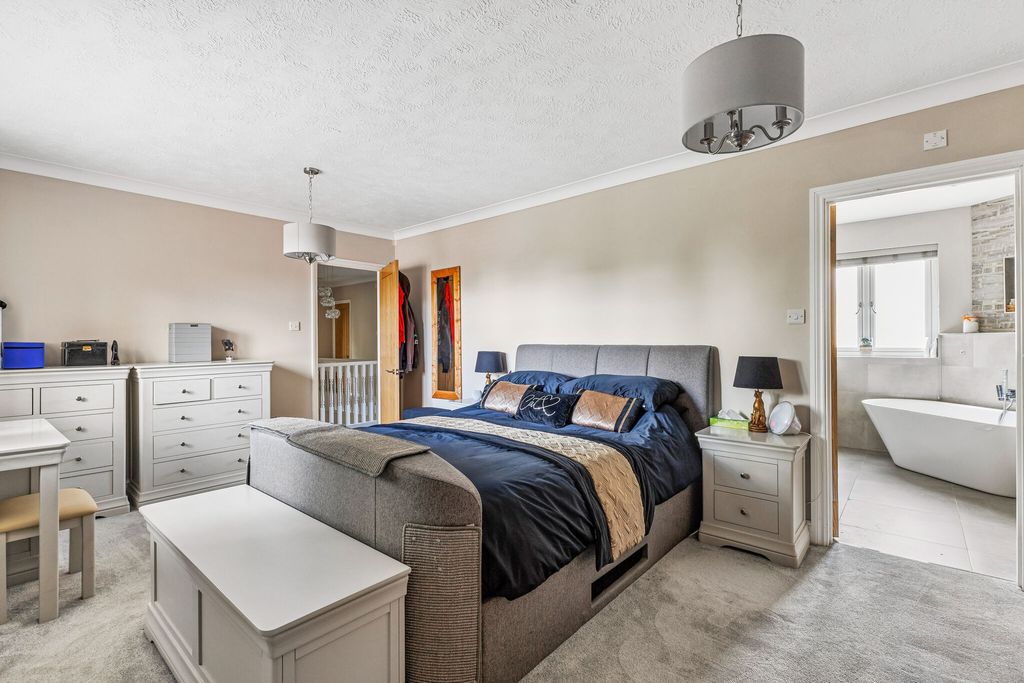 Additional image 7 of 5 bed detached house for saleCoach House Gardens, Fleet GU51