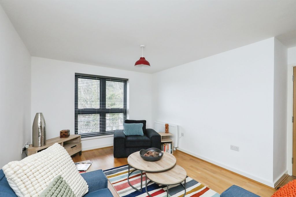 Property photo 3 of 17
