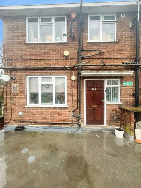 Property photo 2 of 6 Photo 1