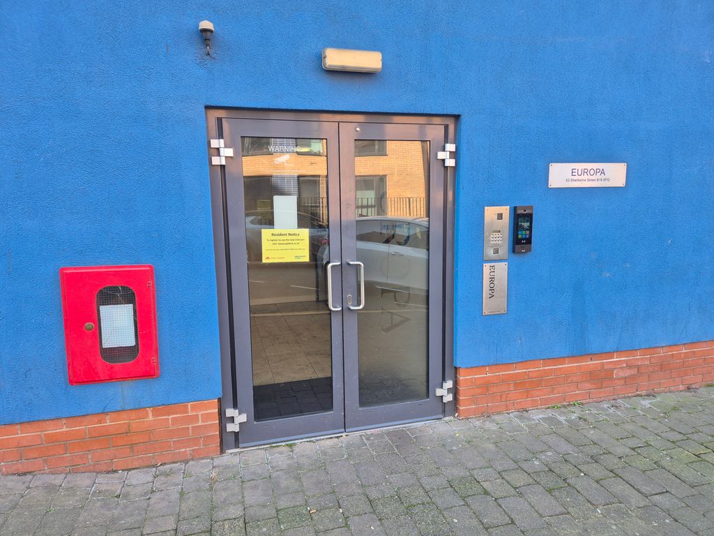 Property photo 2 of 7 Entrance