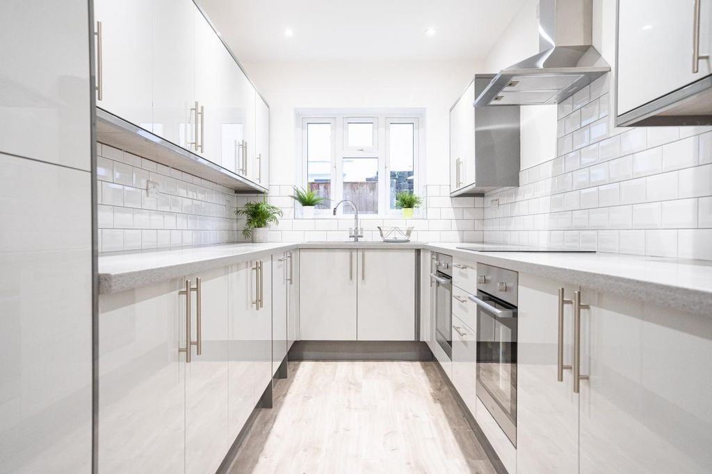 Property photo 2 of 14 Photo 11