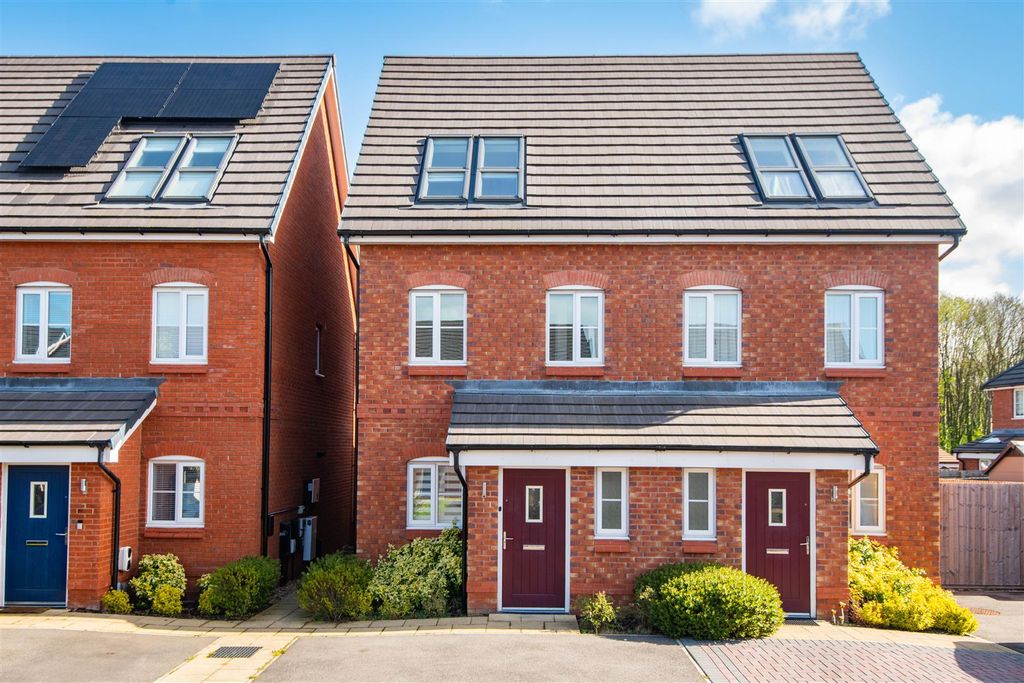 Property photo 1 of 18 Front Exterior