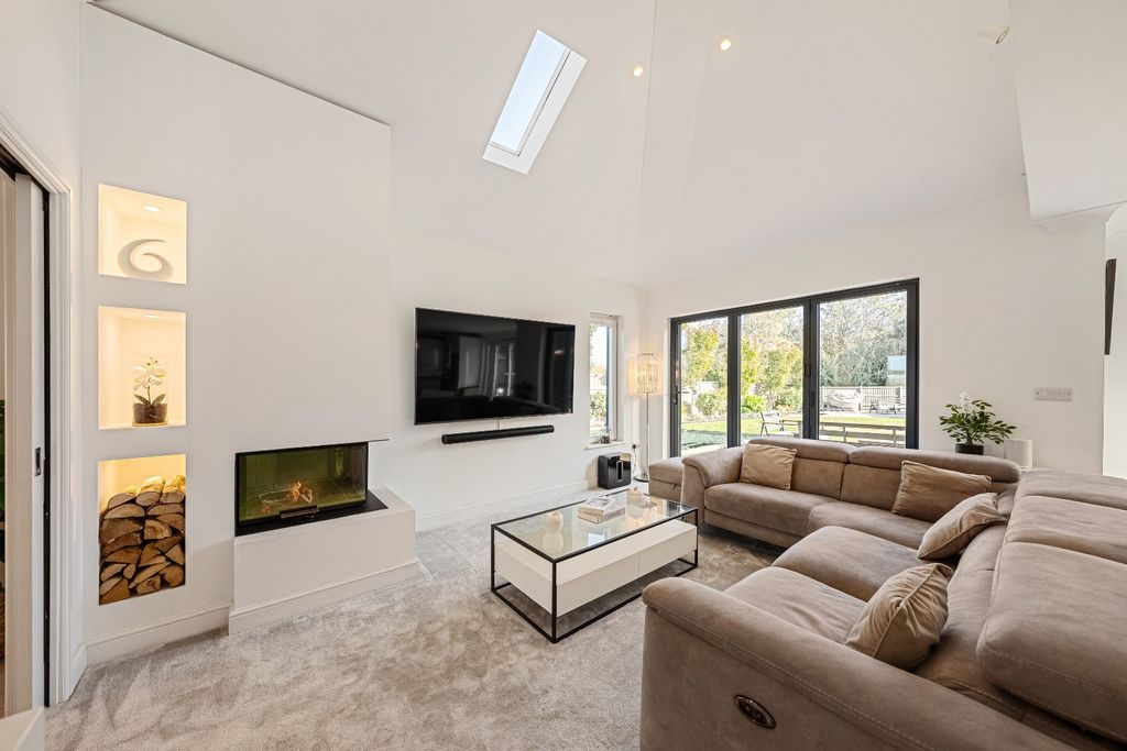 Property photo 3 of 54 5414384