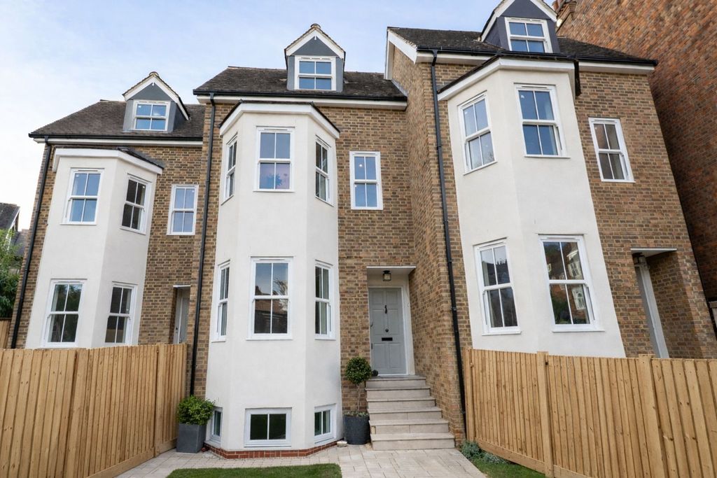 Property photo 1 of 30