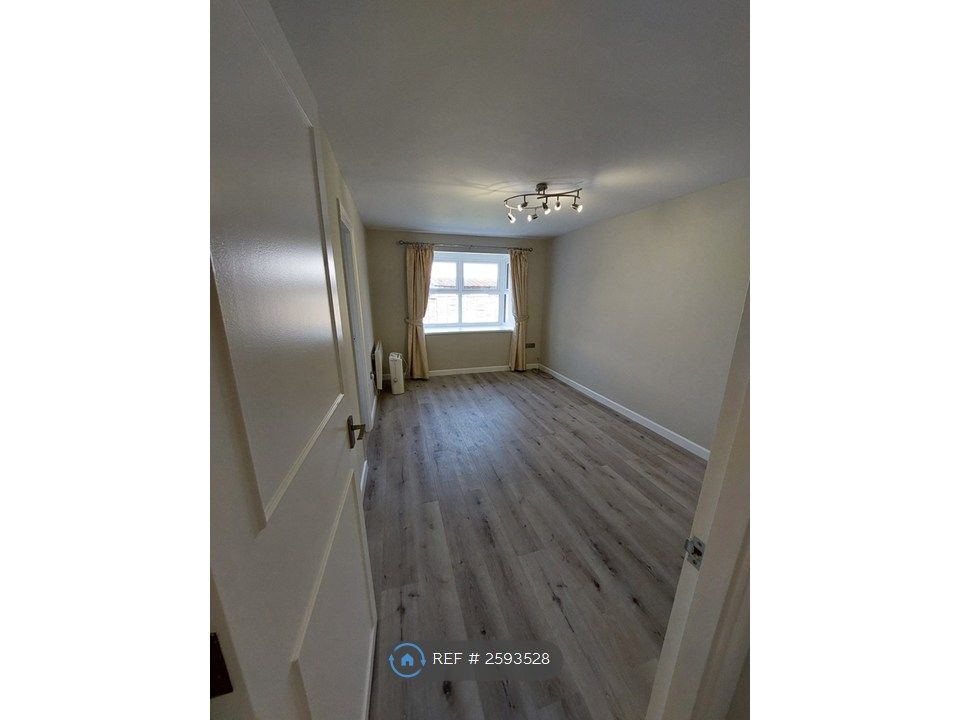 Property photo 2 of 25