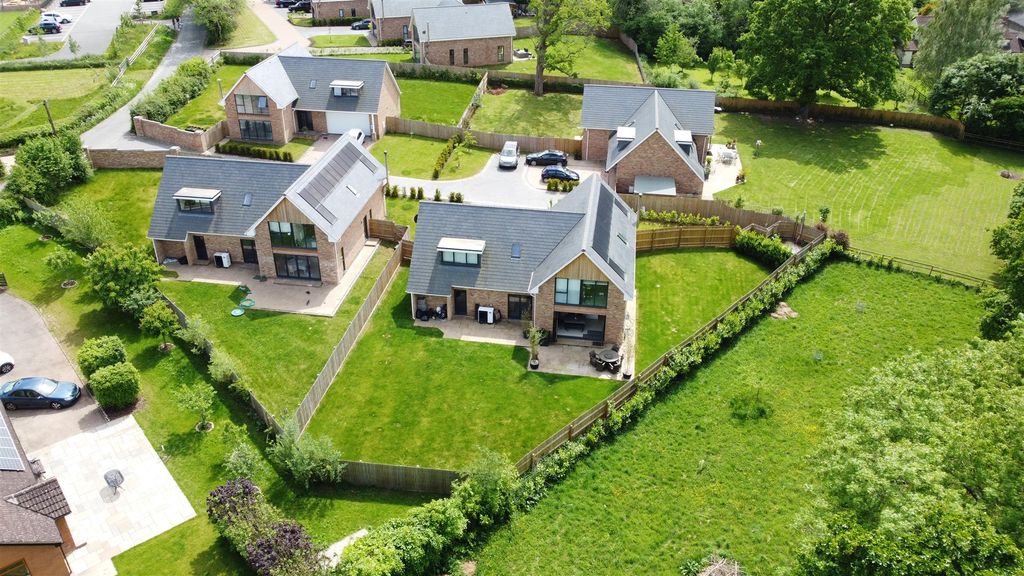 Property photo 2 of 20