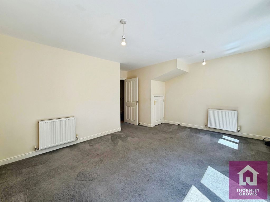 Property photo 3 of 16 Pbox-Img.Jpg