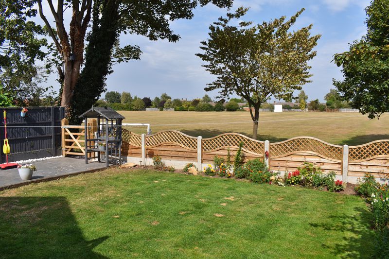 Property photo 2 of 15 Garden