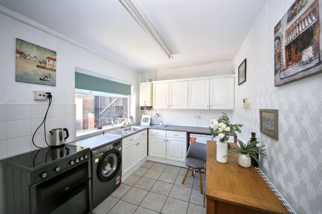 Property photo 3 of 14
