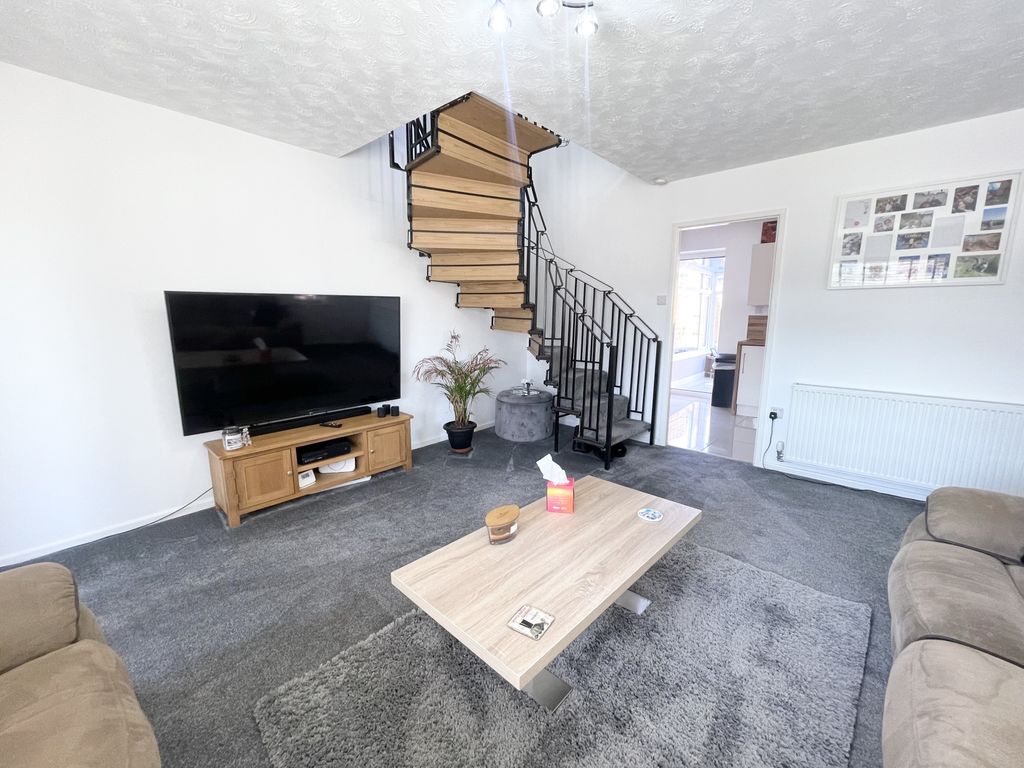 Property photo 3 of 18