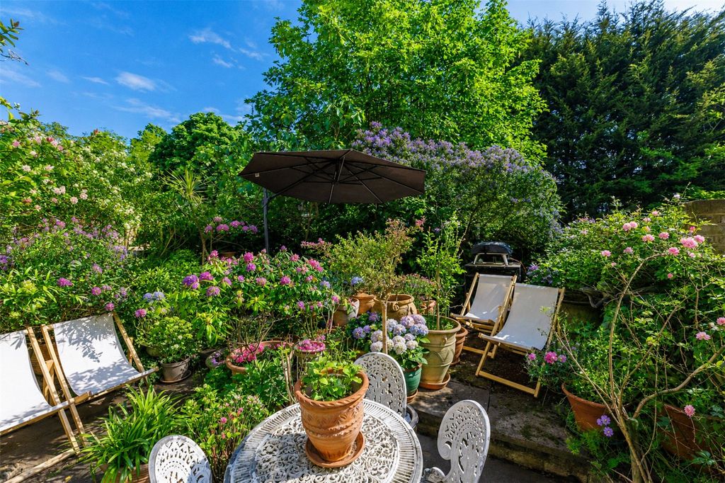 Property photo 3 of 11 Picture No. 15