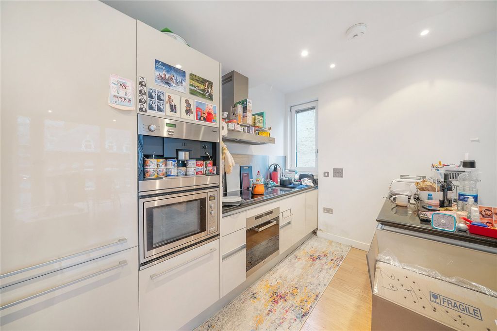 Property photo 3 of 12 Kitchen