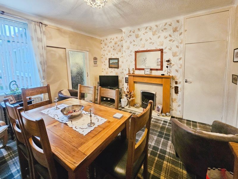 Property photo 3 of 8 Photo 4