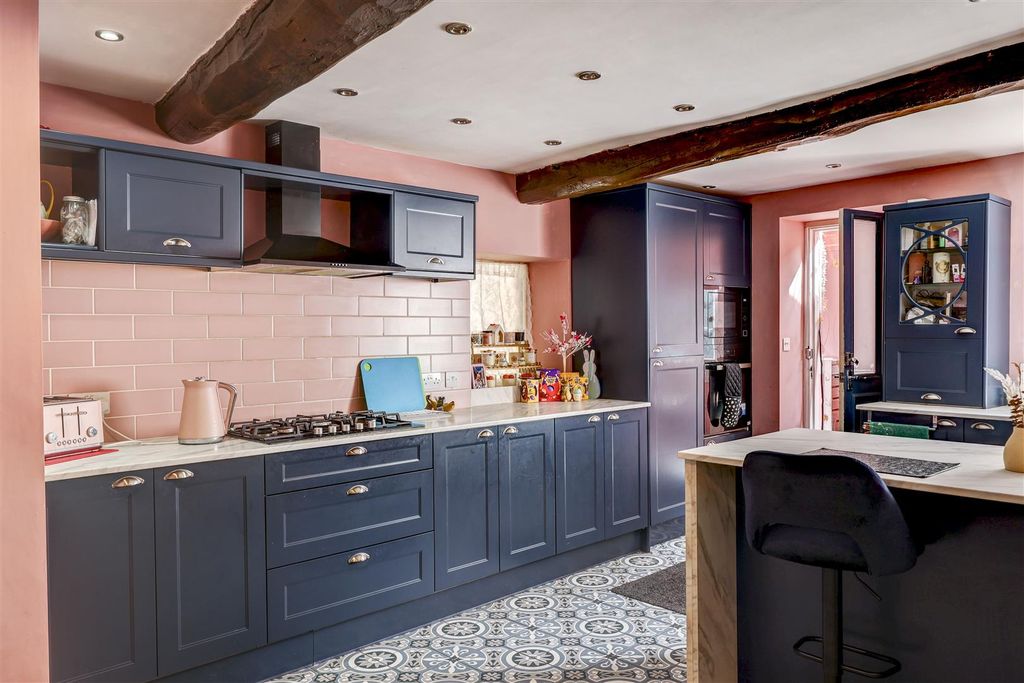 Property photo 2 of 28 Kitchen Diner