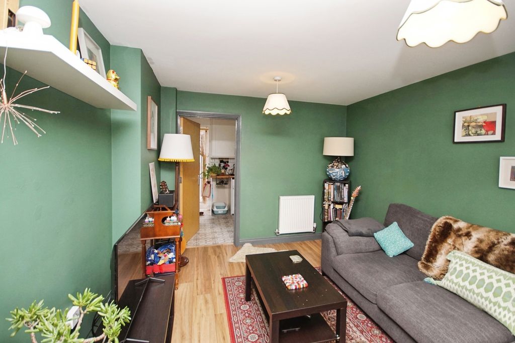 Property photo 3 of 17 Photo