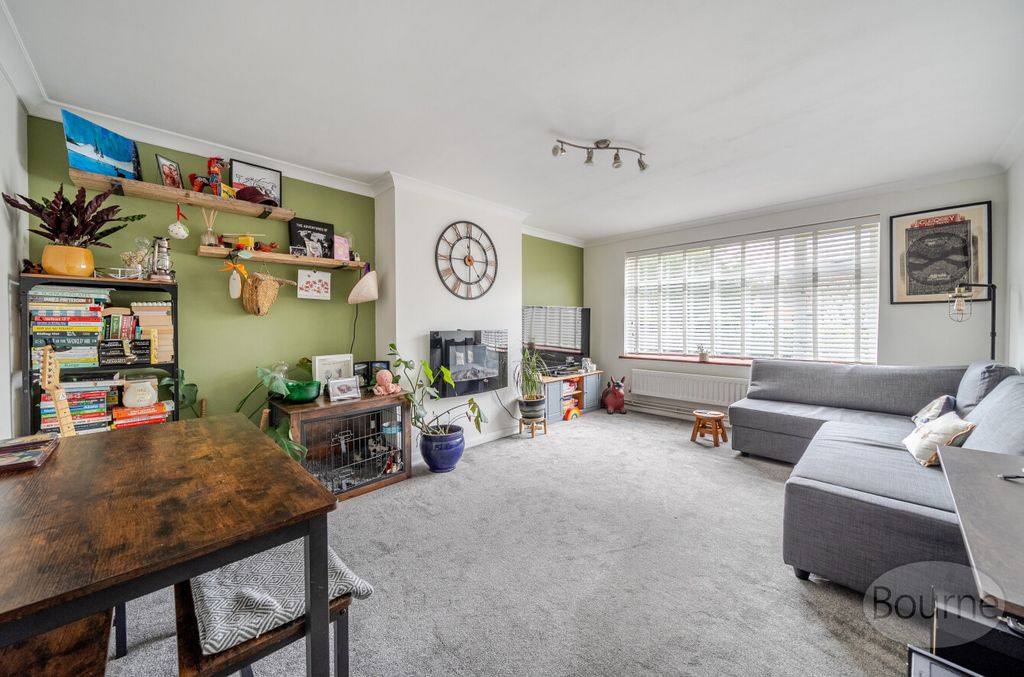 Property photo 2 of 18 8B641d85-3B8F-4B5...