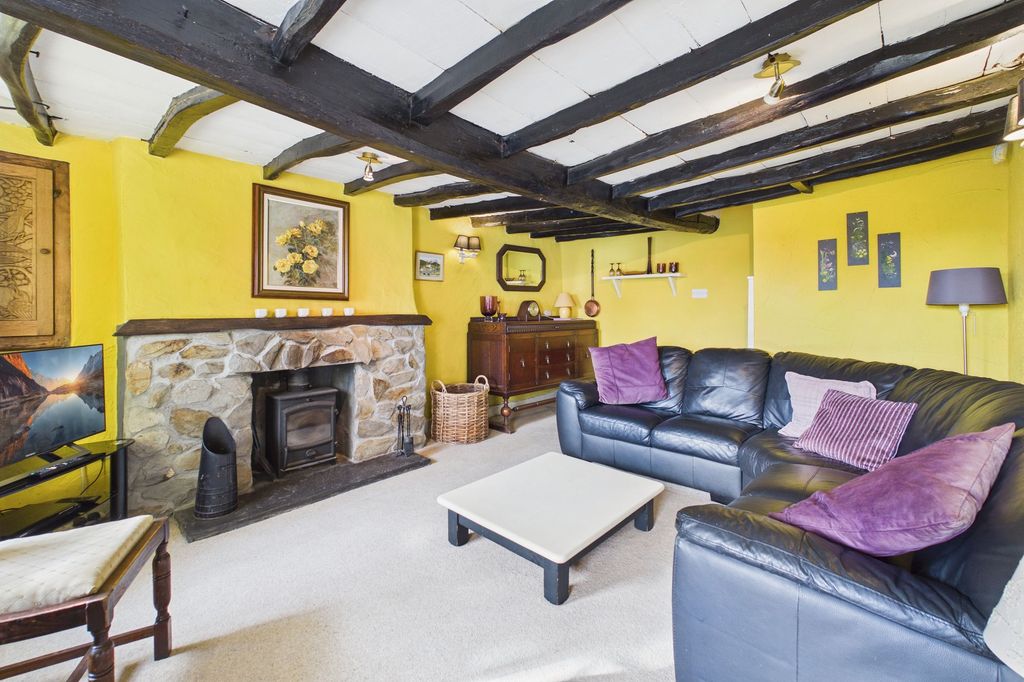 Property photo 3 of 31