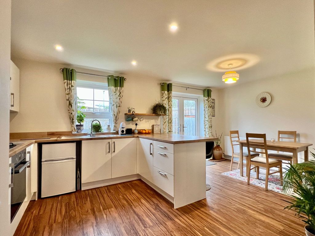 Property photo 2 of 26 Kitchen Dining Room