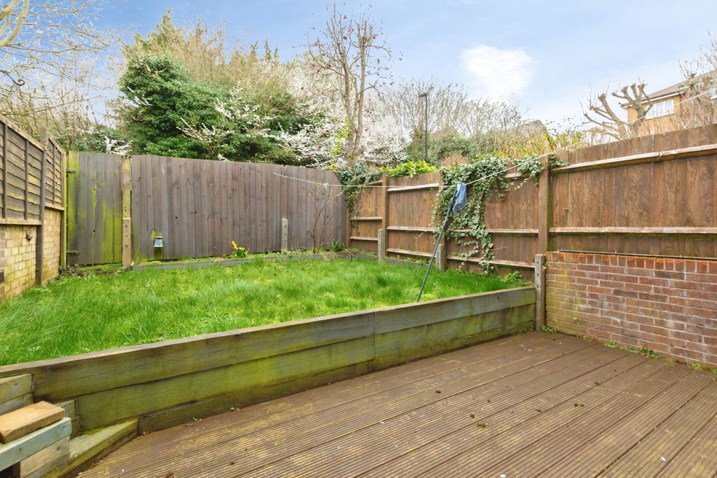 Property photo 2 of 19 Garden