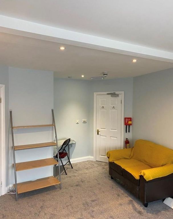 Property photo 3 of 4 Living (4).Jpg