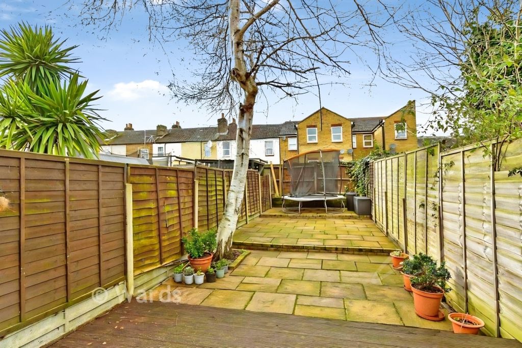 Property photo 3 of 9 Arden Garden