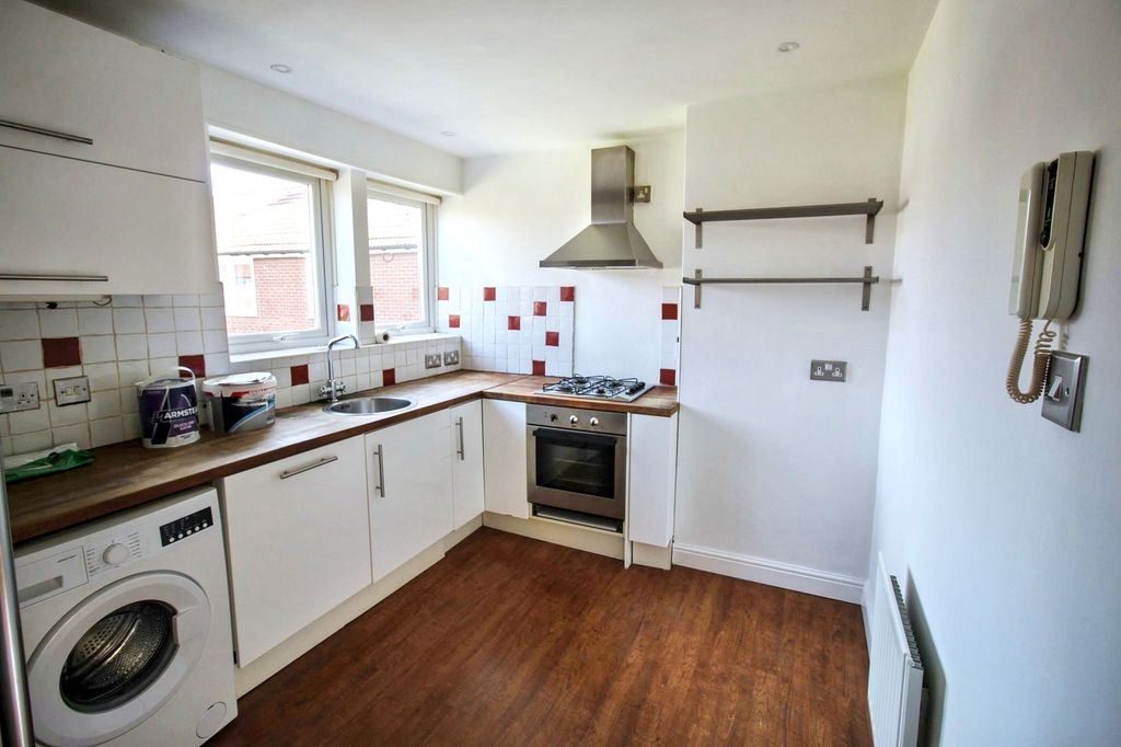 Property photo 2 of 6