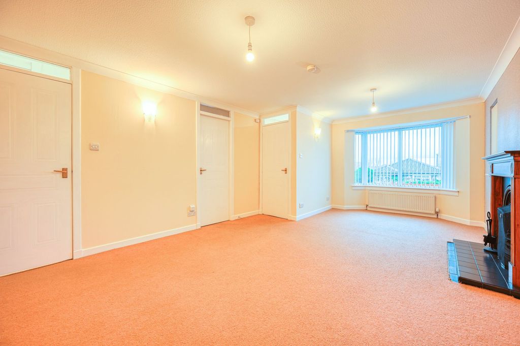 Property photo 3 of 27