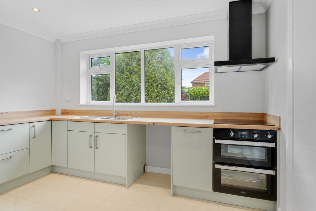 Additional image 10 of 4 bed detached house to rentAshlawn Road, Rugby, Warwickshire CV22